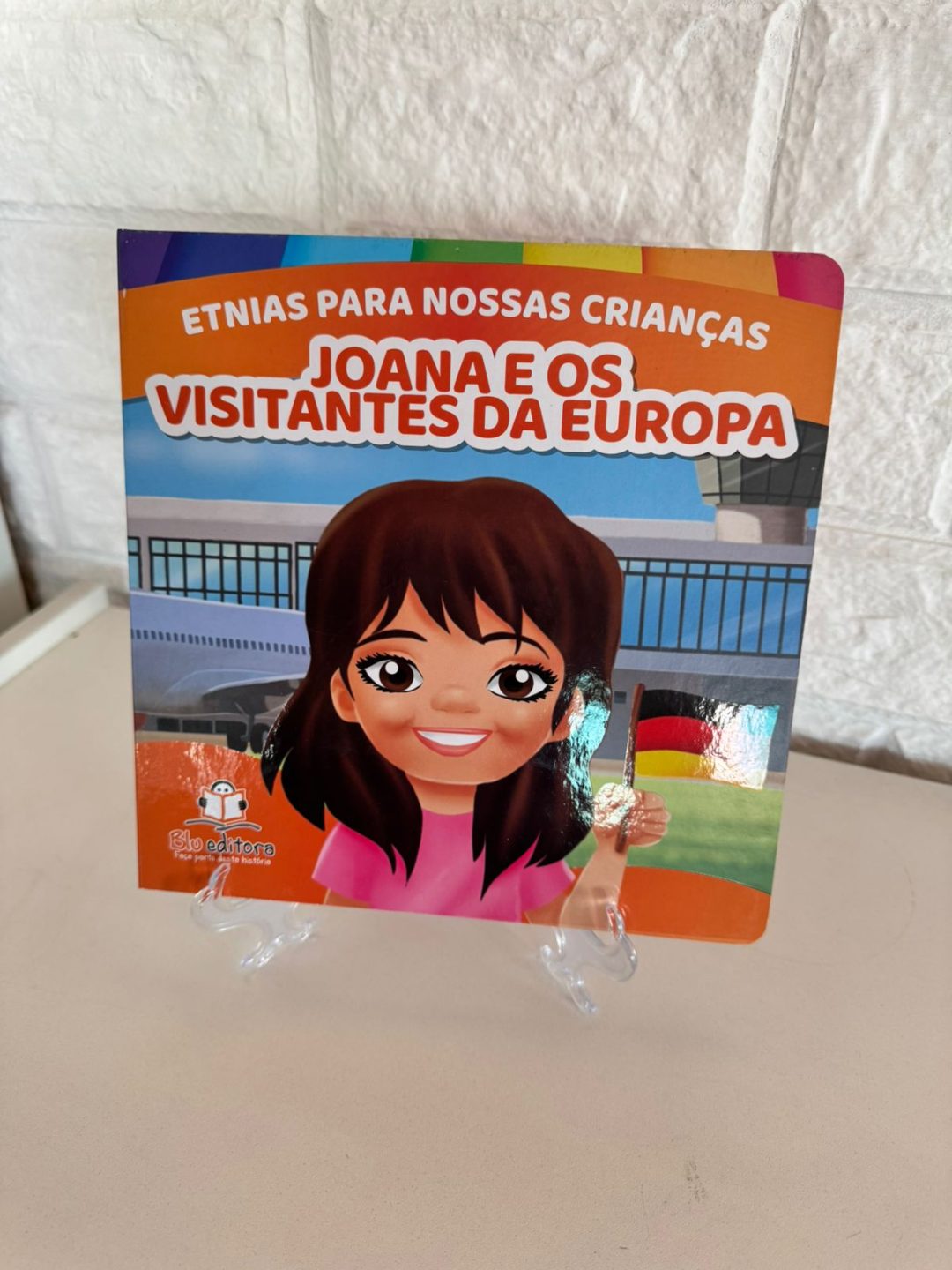 Coleção Etnias- Juliana e os visitantes da Europa