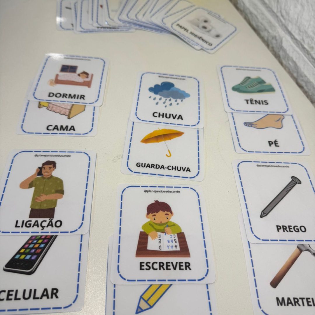 Jogo pareamento objetos e funções